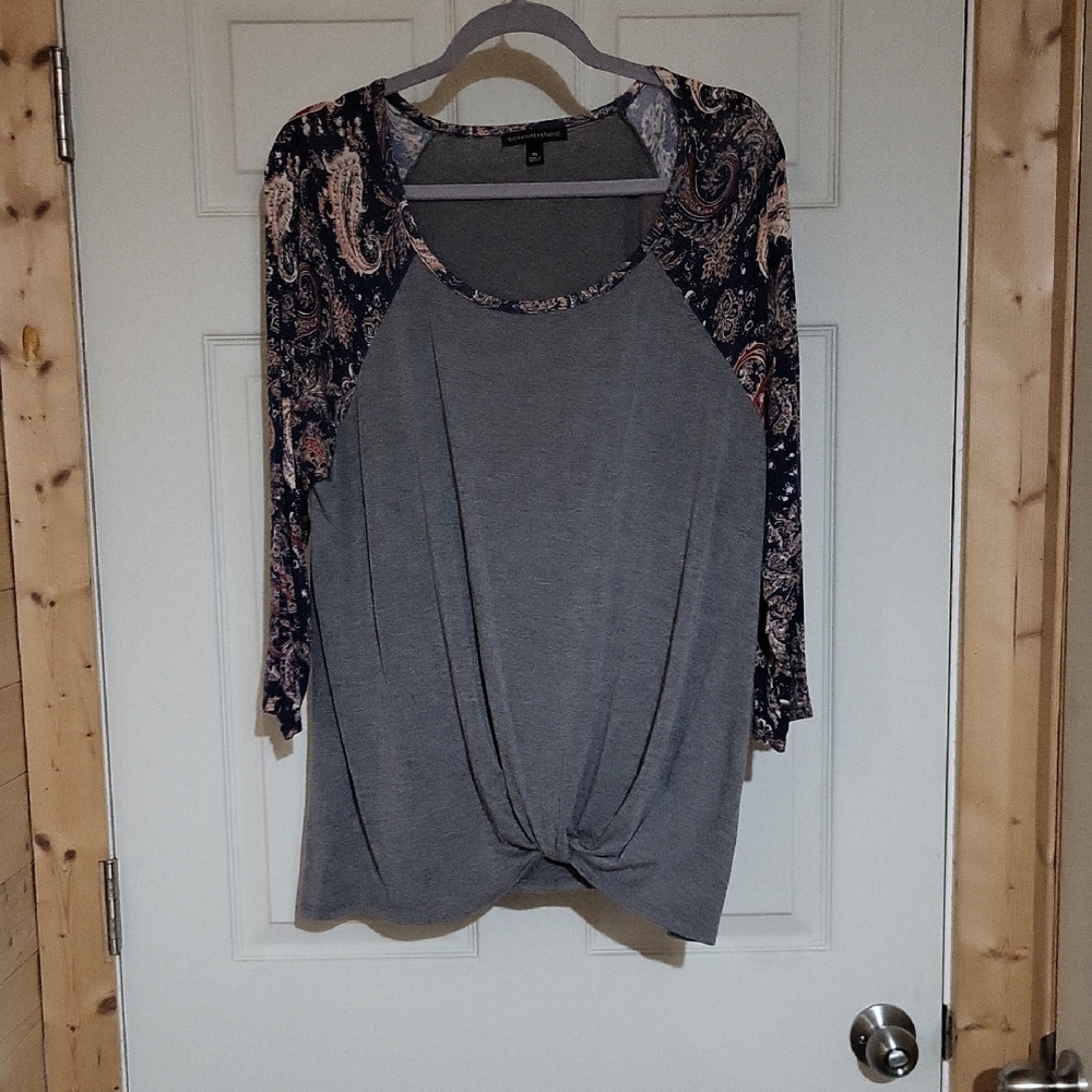 Signature Studio Gray and Paisley Long Sleeve Top